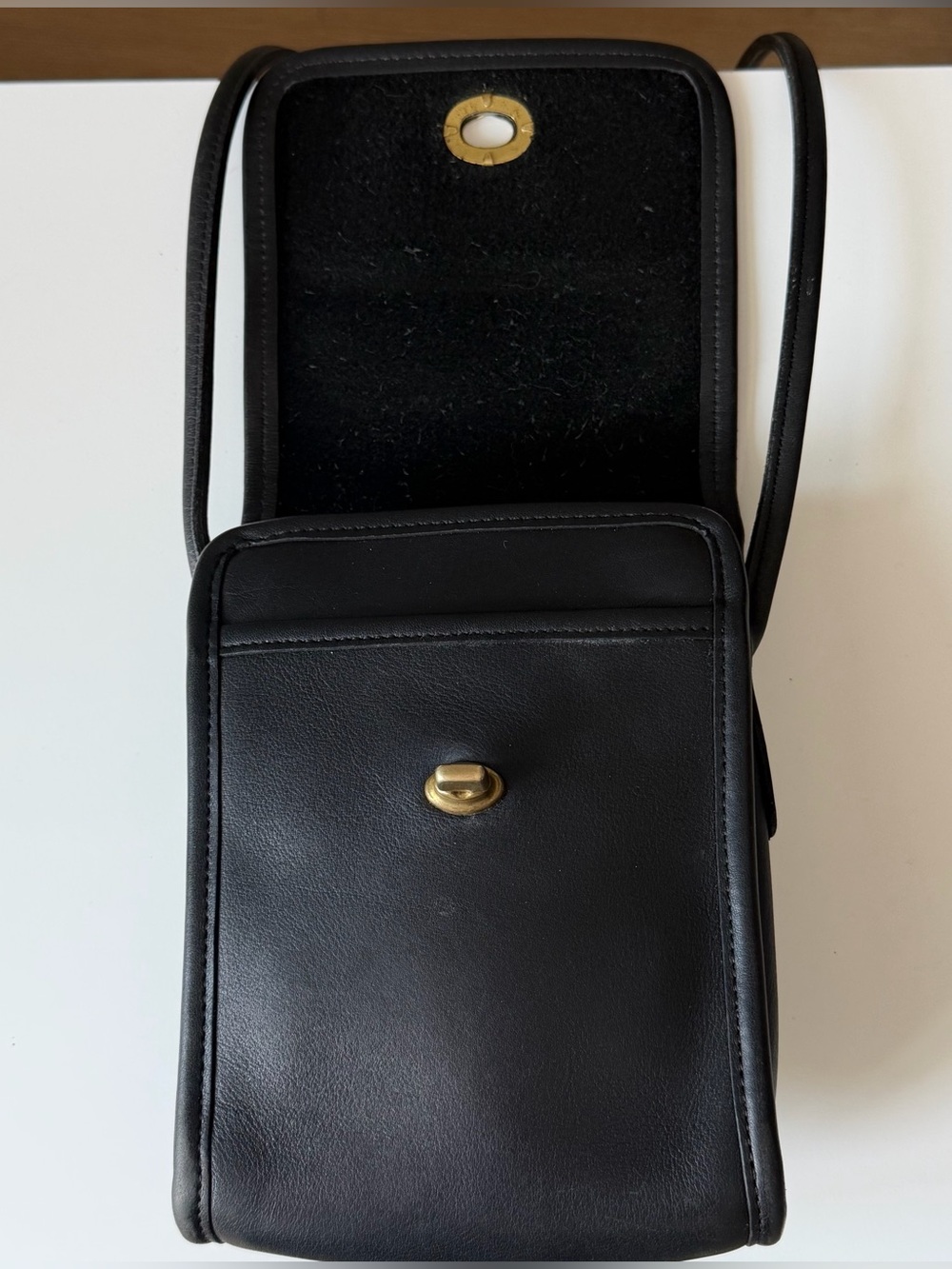 Vintage Coach 9893 Scooter Crossbody Black Leather Hang Tag - Picture 8 of 12